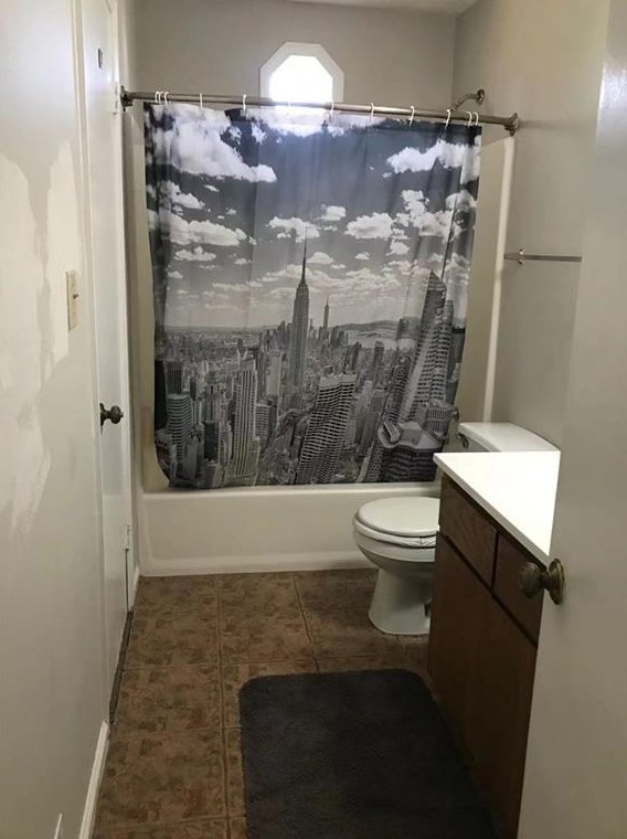 1801 Oak Village Ln, Lawrenceville GA  30043-2923 exterior