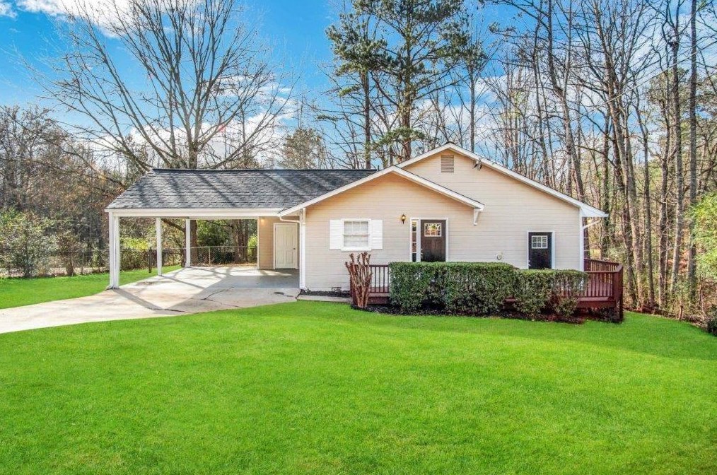 220 Mountain View Cir, Porterdale, GA 30016