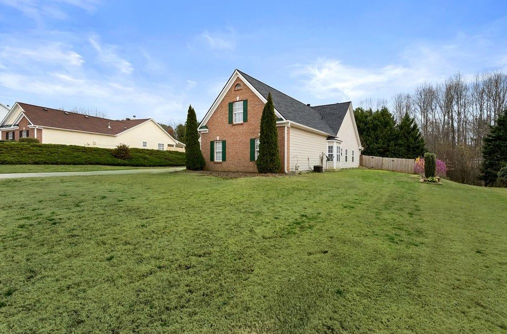 6241 Saddlehorse Dr, Flowery Branch, GA 30542-4910