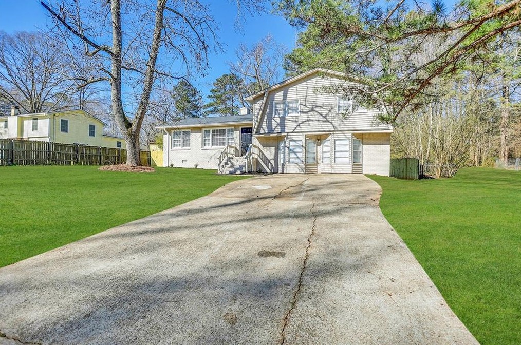 1202 Palisades Ln, Ellenwood, GA 30294