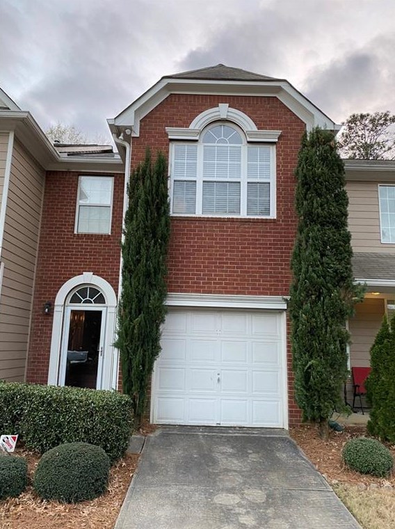 41 Oak Green Dr, Lawrenceville, GA 30044-7355