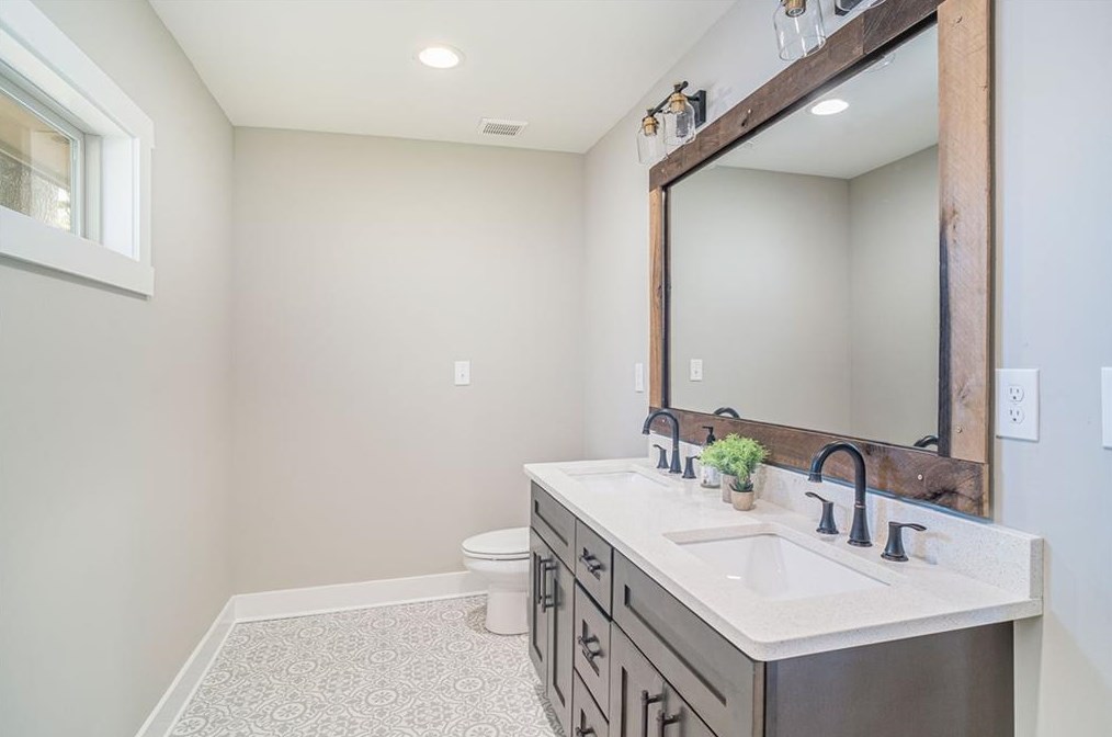 2185 Greystone Way, Decatur GA  30032-5539 exterior