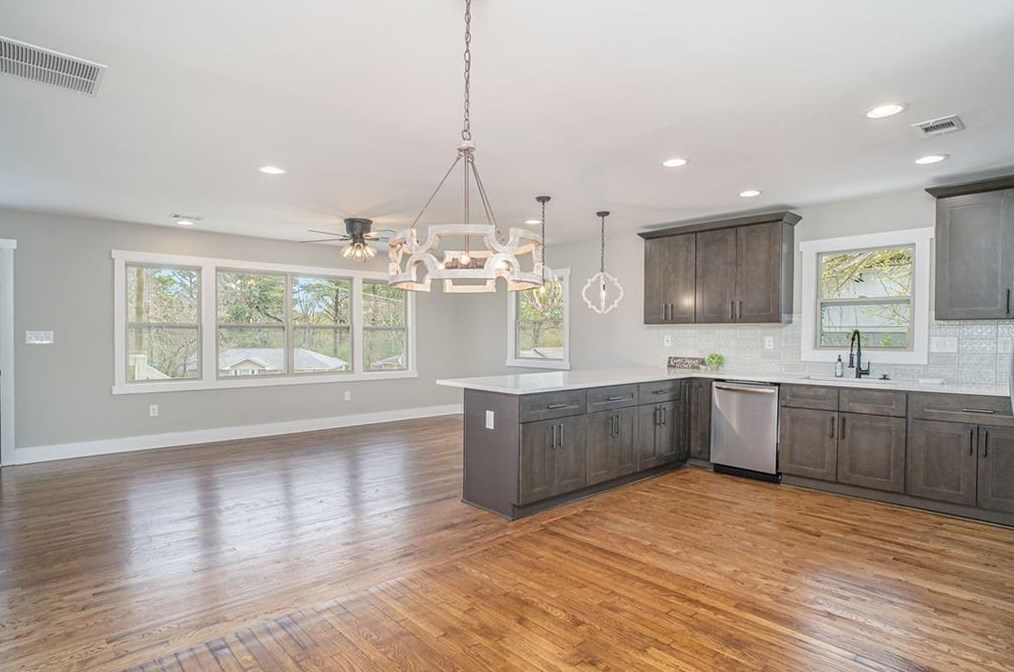 2185 Greystone Way, Decatur GA  30032-5539 exterior