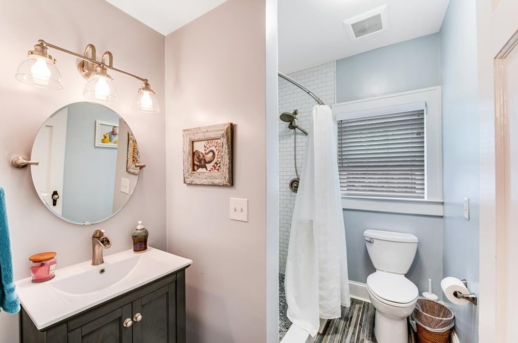 220 Woodlawn Ave, Decatur GA  30030-2311 exterior