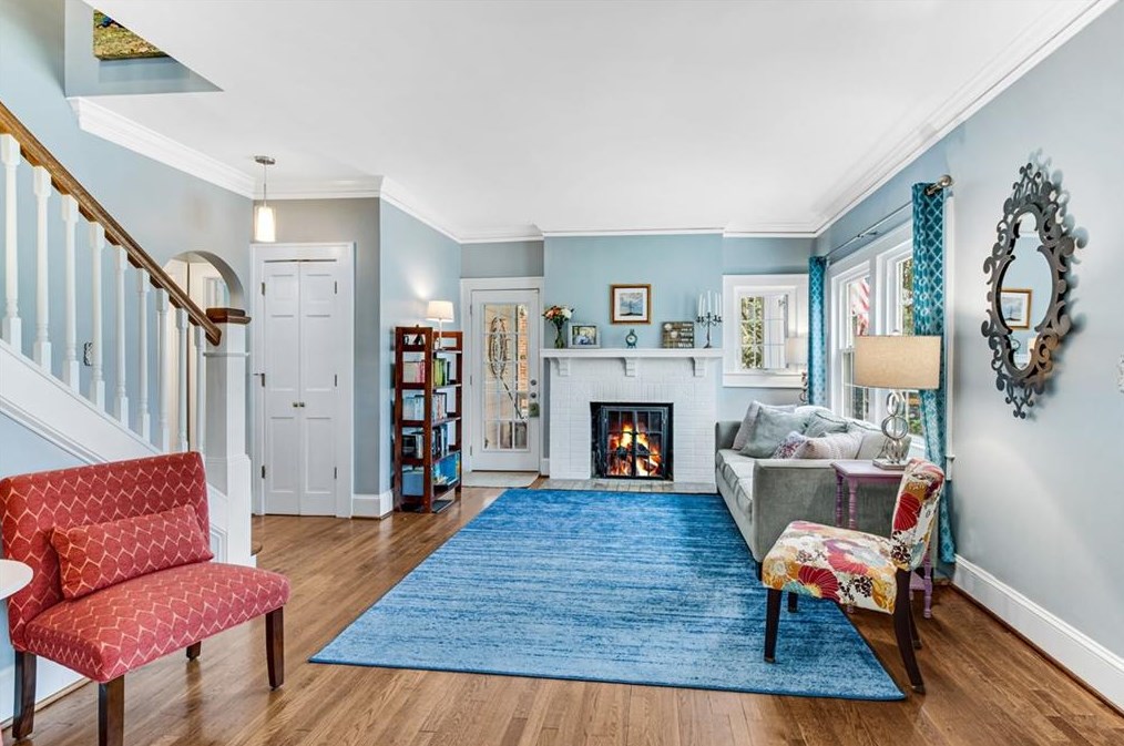 220 Woodlawn Ave, Decatur GA  30030-2311 exterior