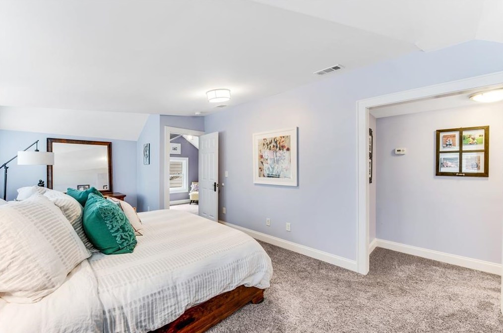 220 Woodlawn Ave, Decatur GA  30030-2311 exterior