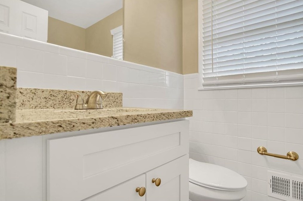 4326 Aldergate Dr, Decatur GA  30035-2101 exterior