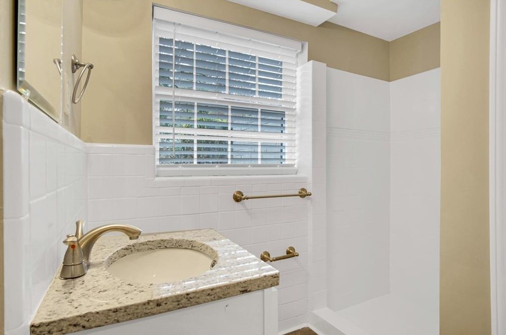 4326 Aldergate Dr, Decatur GA  30035-2101 exterior
