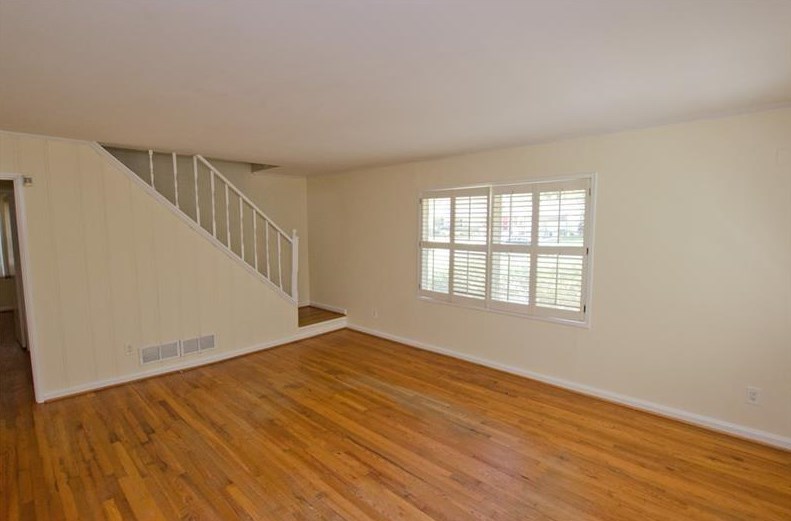 2425 Ridgewood Rd, Atlanta GA  30318-1315 exterior
