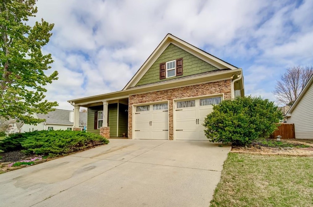 303 Rippling Dr, Ball Ground, GA 30107