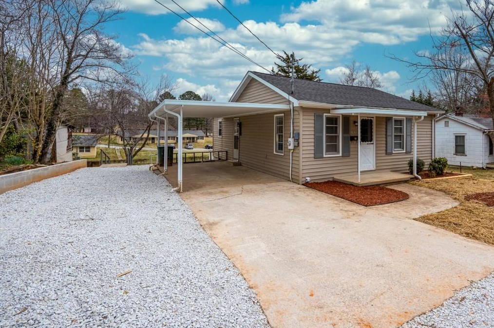 120 Branch St, Toccoa, GA 30577