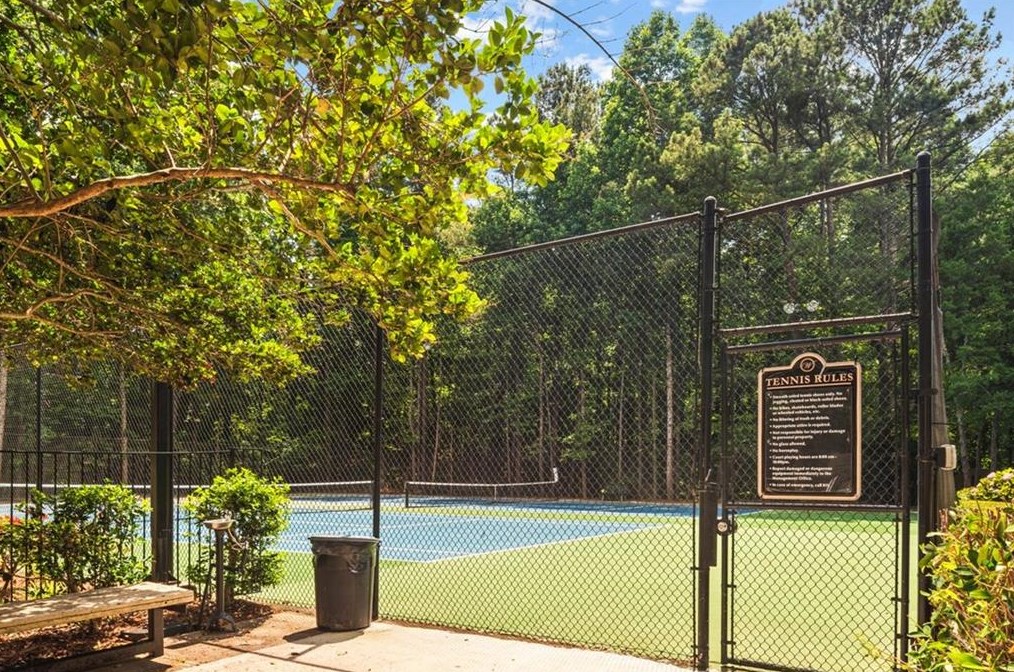 1207 Woodcliff Dr, Atlanta GA  30350-3149 exterior