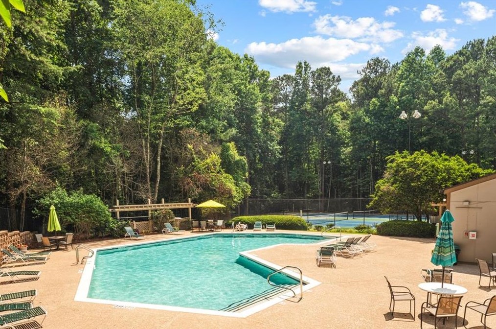 1207 Woodcliff Dr, Atlanta GA  30350-3149 exterior