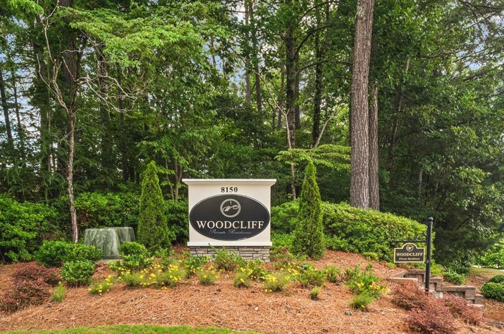 1207 Woodcliff Dr, Atlanta, GA 30350-3148