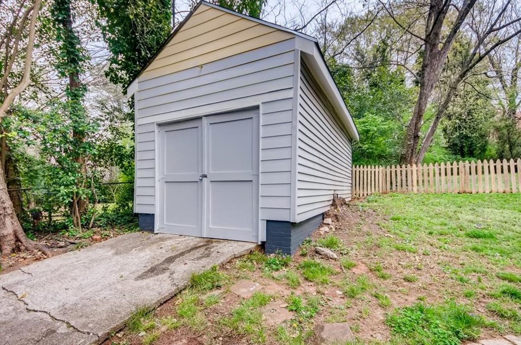 1222 Carter Rd, Decatur GA  30030-4601 exterior