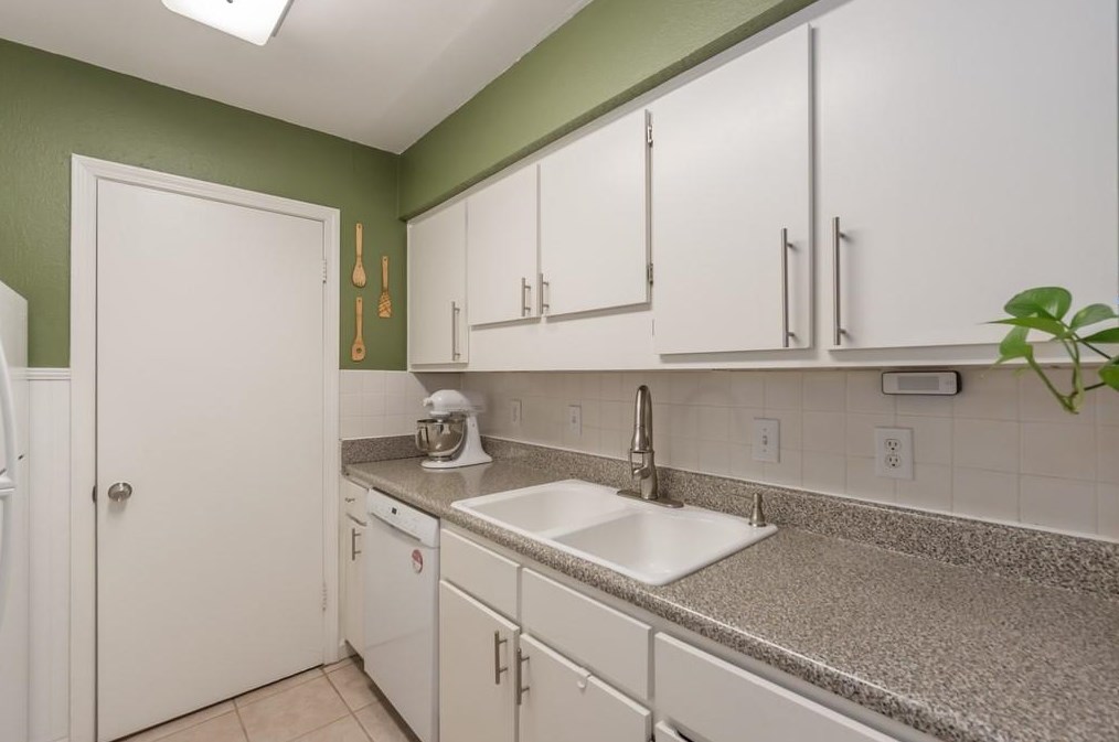 1207 Wingate Way, Atlanta GA  30350-4947 exterior