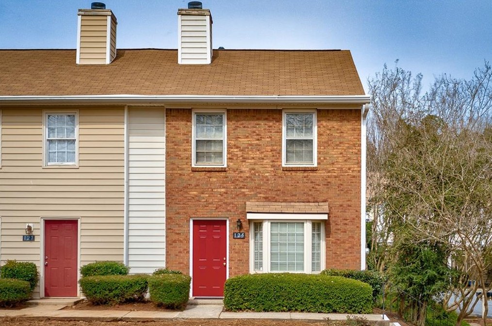 125 Old Ferry Way, Roswell, GA 30076-2045