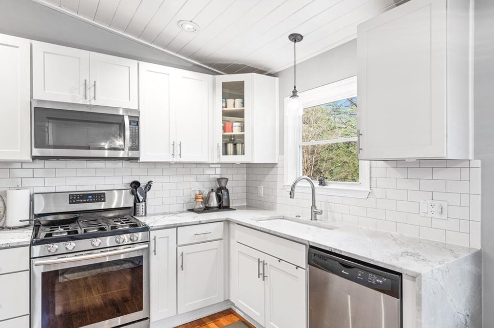 3027 Vista Brook Dr, Decatur GA  30033-5114 exterior