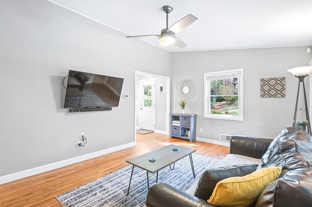 3027 Vista Brook Dr, Decatur GA  30033-5114 exterior