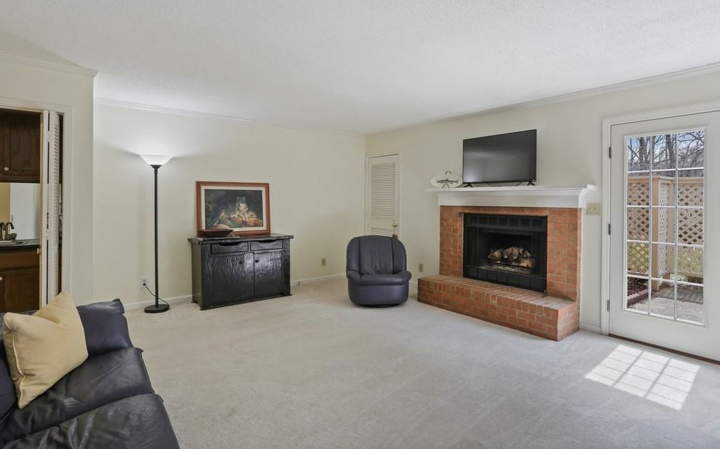 9076 Cobbler Ct, Roswell, GA 30076-3374