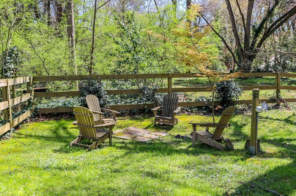 123 Willow Ln, Decatur GA  30030-1427 exterior