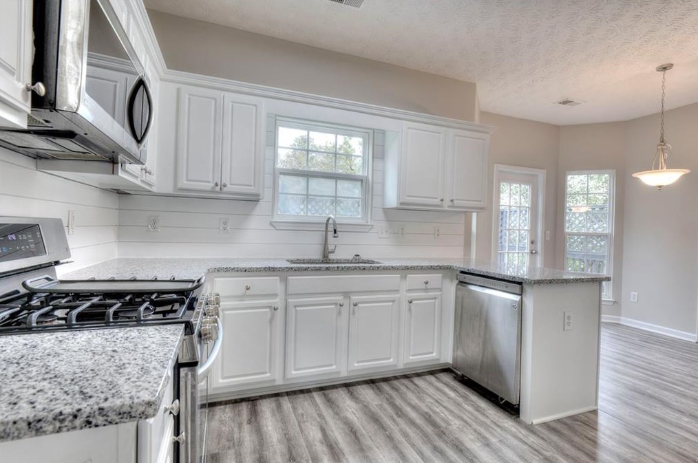 239 Mount Laurel Dr, Dallas GA  30132-0958 exterior