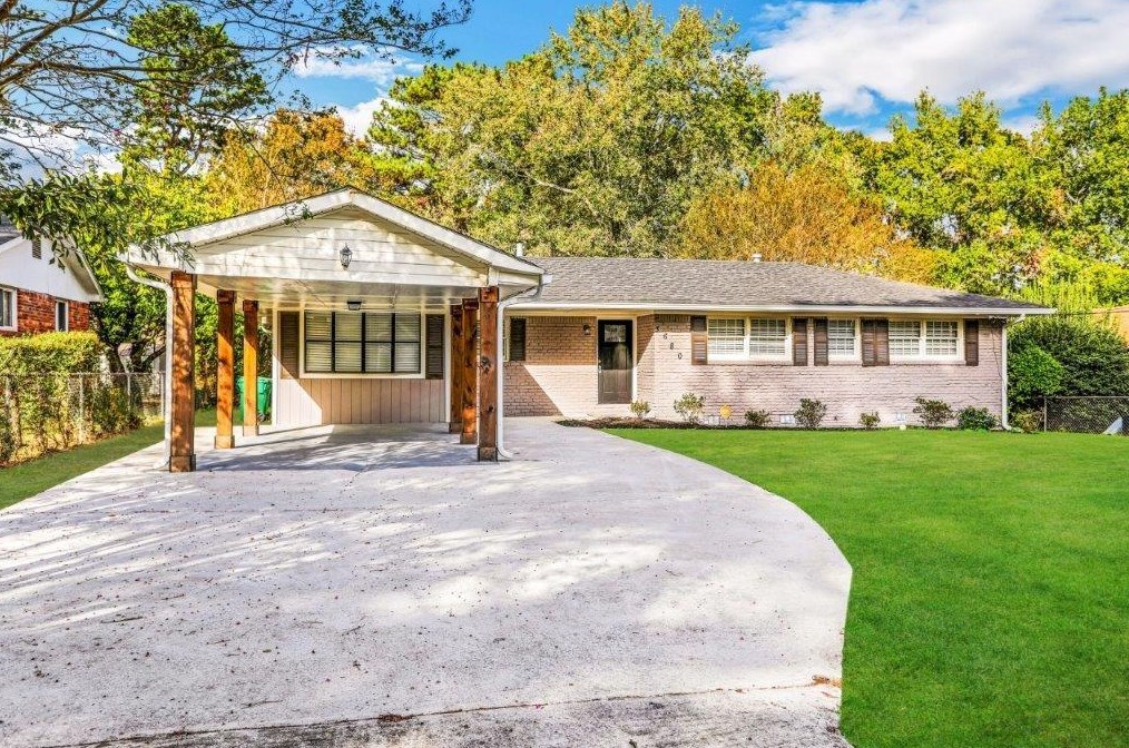 3680 Brookcrest Cir, Decatur GA  30032-3805 exterior