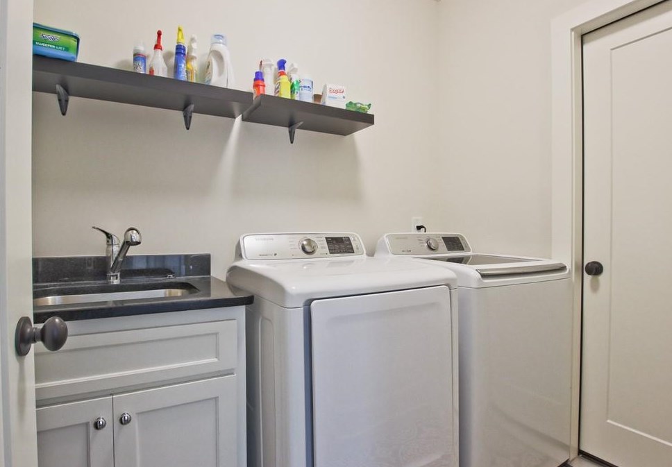 439 Pensdale Rd, Decatur GA  30030-1414 exterior