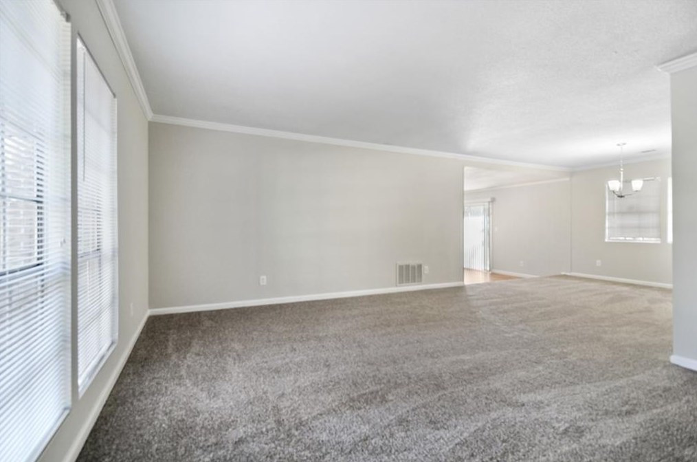 969 Rampart Pl, Stone Mountain, GA 30088