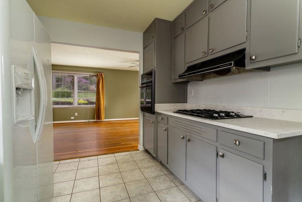 1963 Plantation Ln, Atlanta GA  30341-1865 exterior