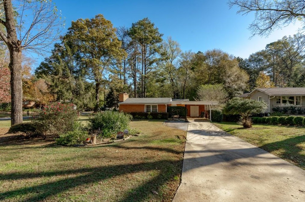 1963 Plantation Ln, Atlanta GA  30341-1865 exterior