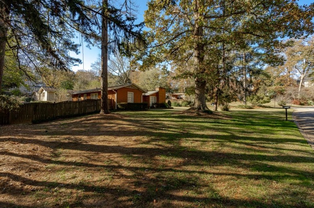 1963 Plantation Ln, Atlanta GA  30341-1865 exterior