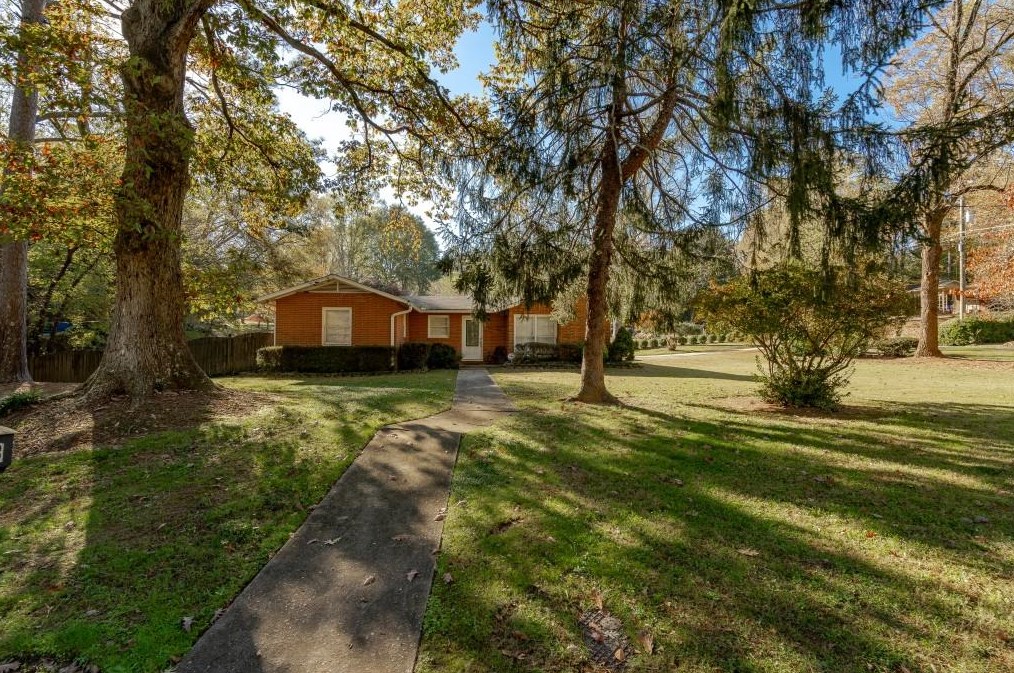 1963 Plantation Ln, Atlanta GA  30341-1865 exterior