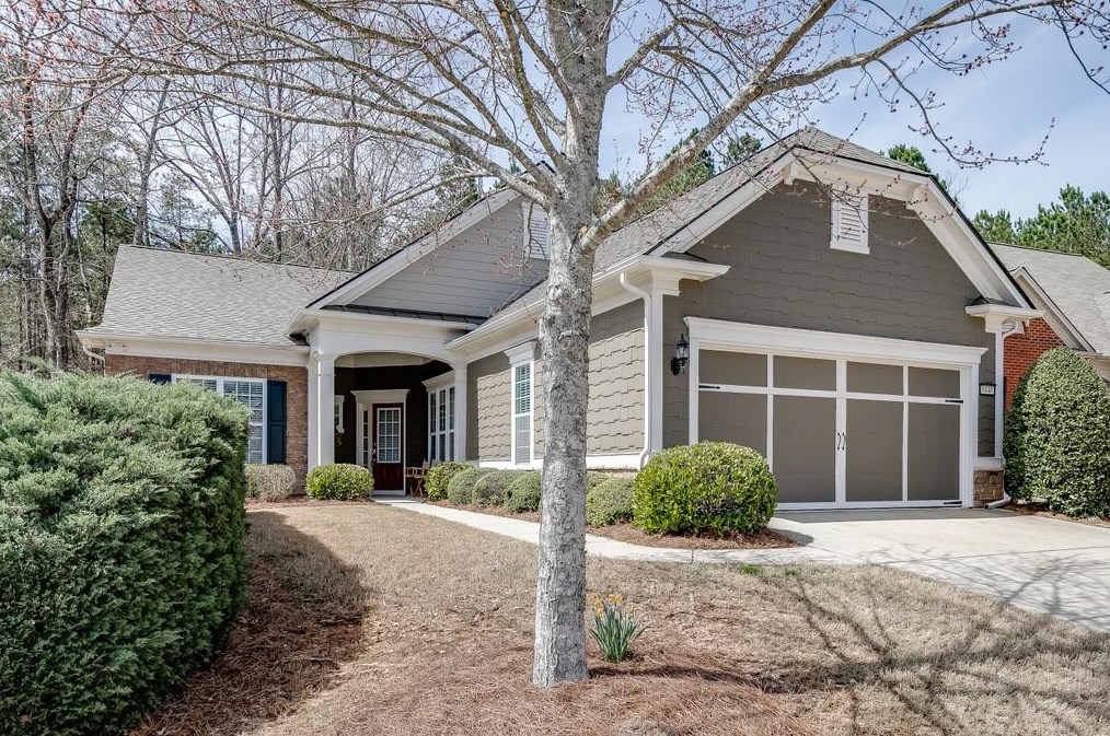 6440 Autumn Crest Ln, Hoschton, GA 30548-8252