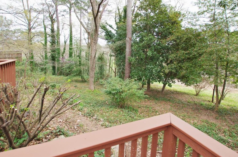 1801 Woodcliffe Ter, Atlanta GA  30324-4955 exterior