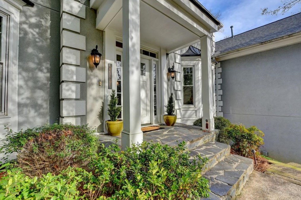 11850 Mountain Laurel Dr, Roswell, GA 30075-1804