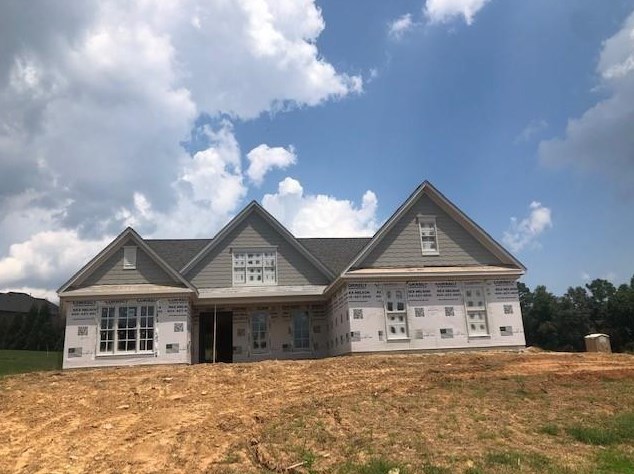 2412 Sunflower Dr, Hoschton, GA 30548-3675