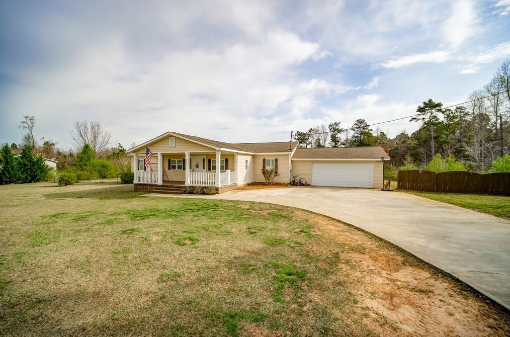 282 New Salem Rd, Griffin, GA 30223-6275