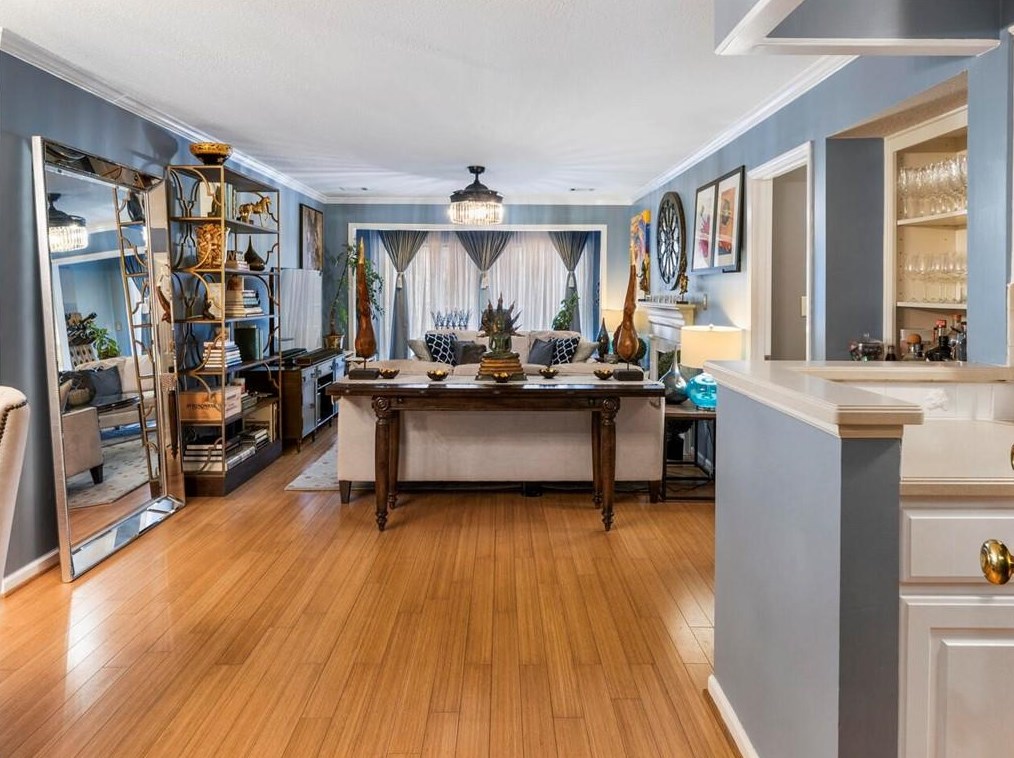 25115 Plantation Dr, Atlanta, GA 30324-2945