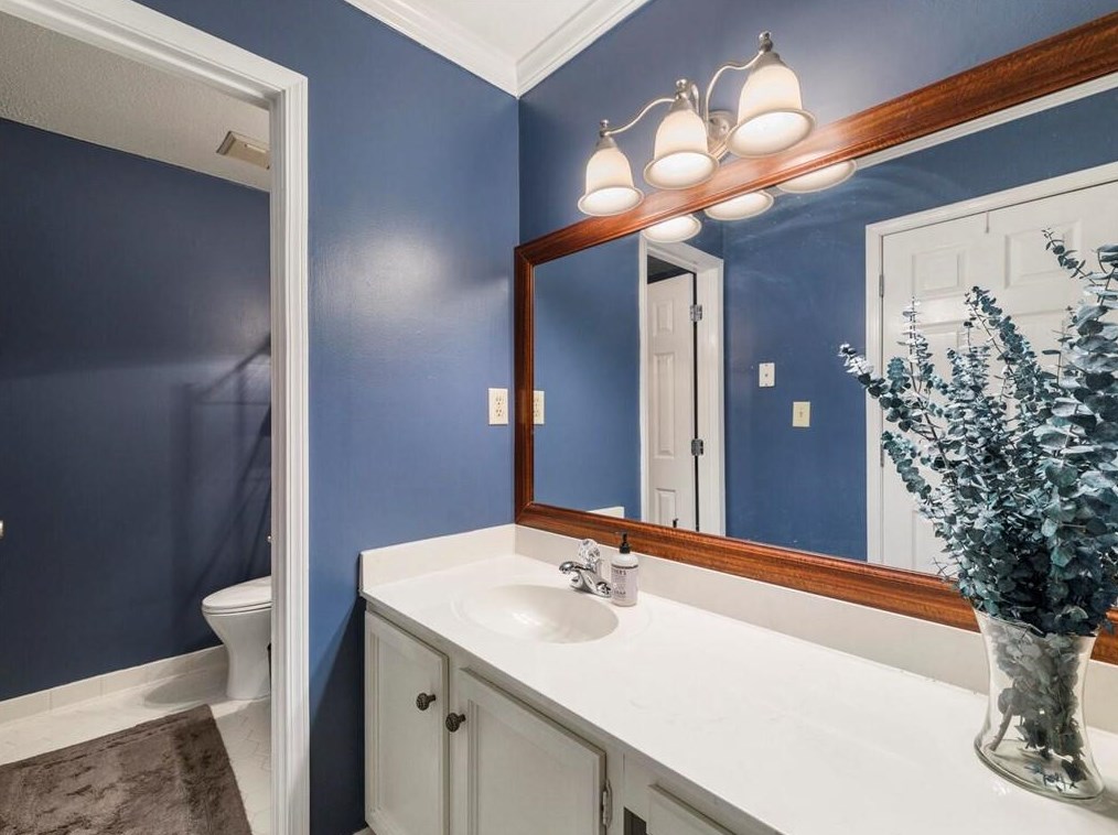 25115 Plantation Dr, Atlanta GA 30324-2945 exterior