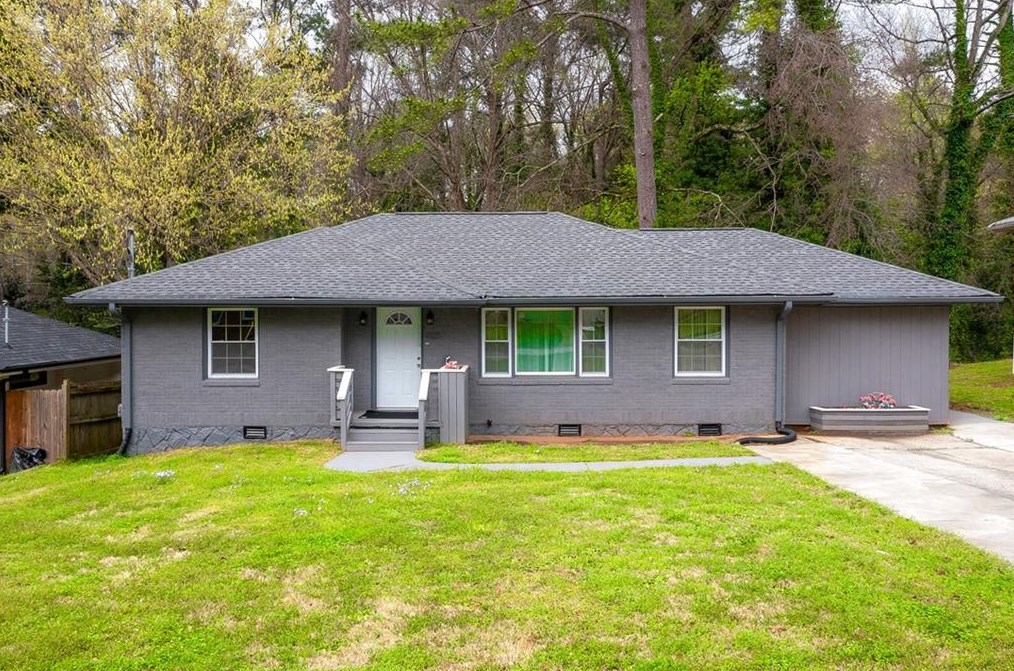 1868 Longdale Dr, Decatur GA  30032-5242 exterior