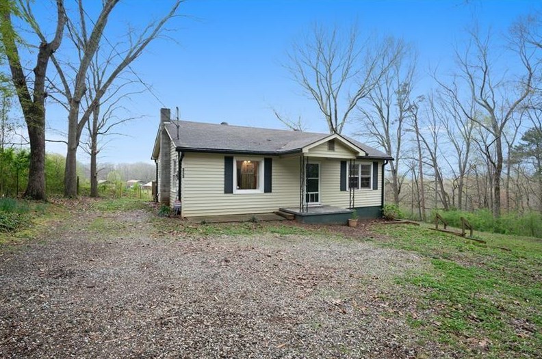 265 Claude Pettit Dr, Holly Springs, GA 30115-2191