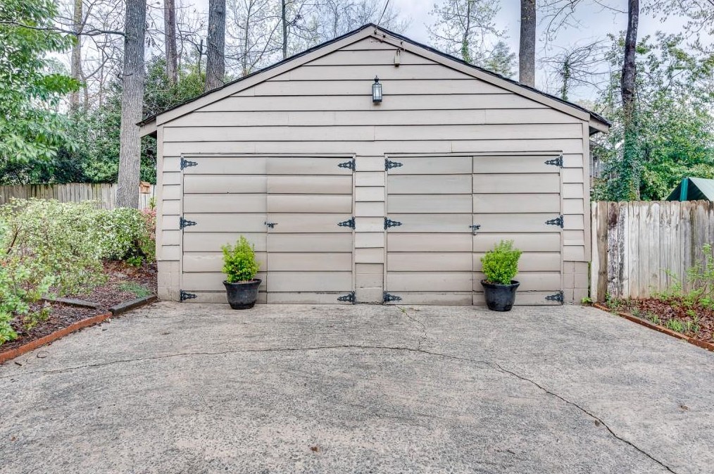 225 Westchester Dr, Decatur, GA 30030-1119