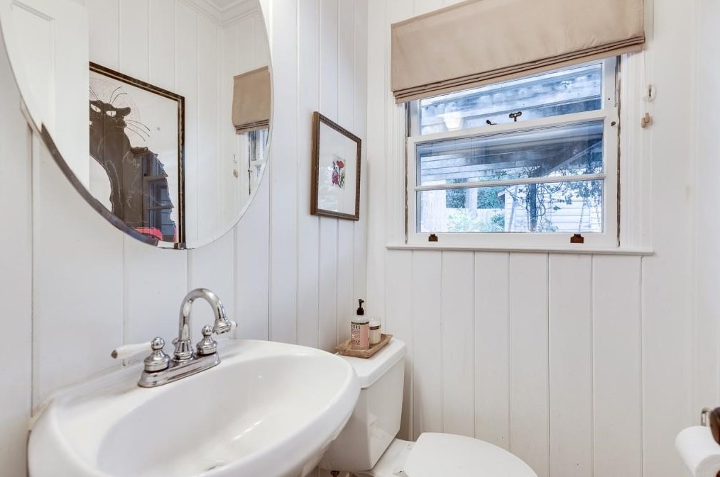 225 Westchester Dr, Decatur GA  30030-1119 exterior