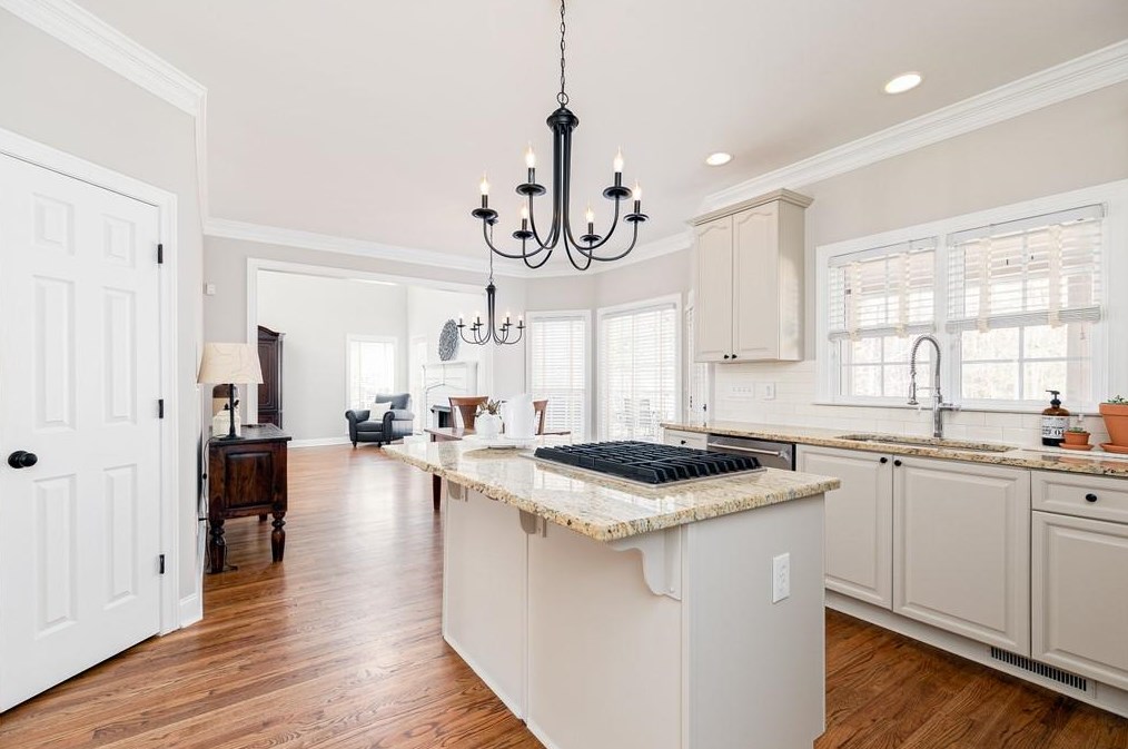 212 Bentwater Dr, Acworth GA  30101-8563 exterior