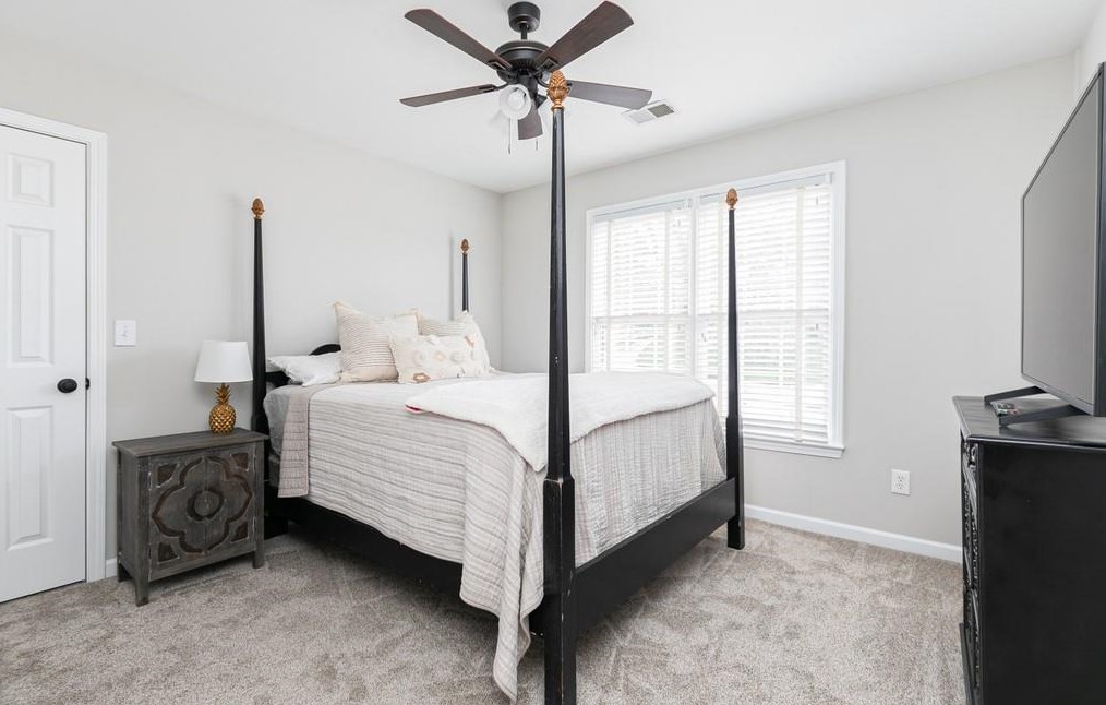 212 Bentwater Dr, Acworth GA  30101-8563 exterior