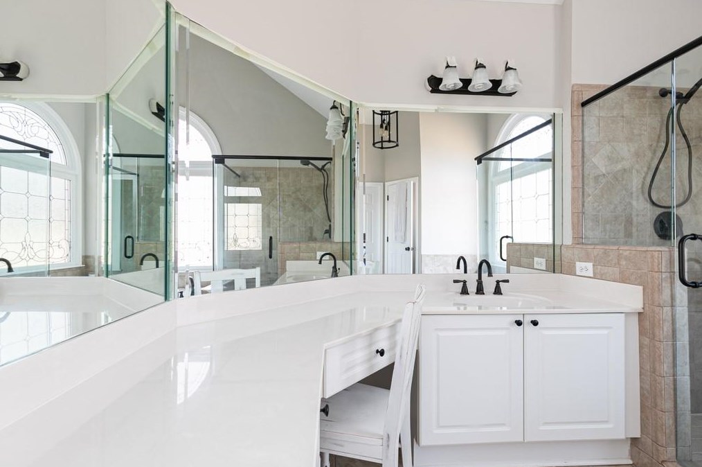 212 Bentwater Dr, Acworth GA  30101-8563 exterior