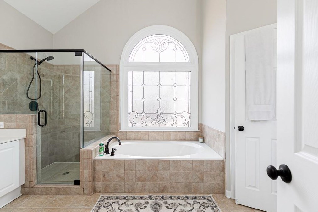 212 Bentwater Dr, Acworth GA  30101-8563 exterior