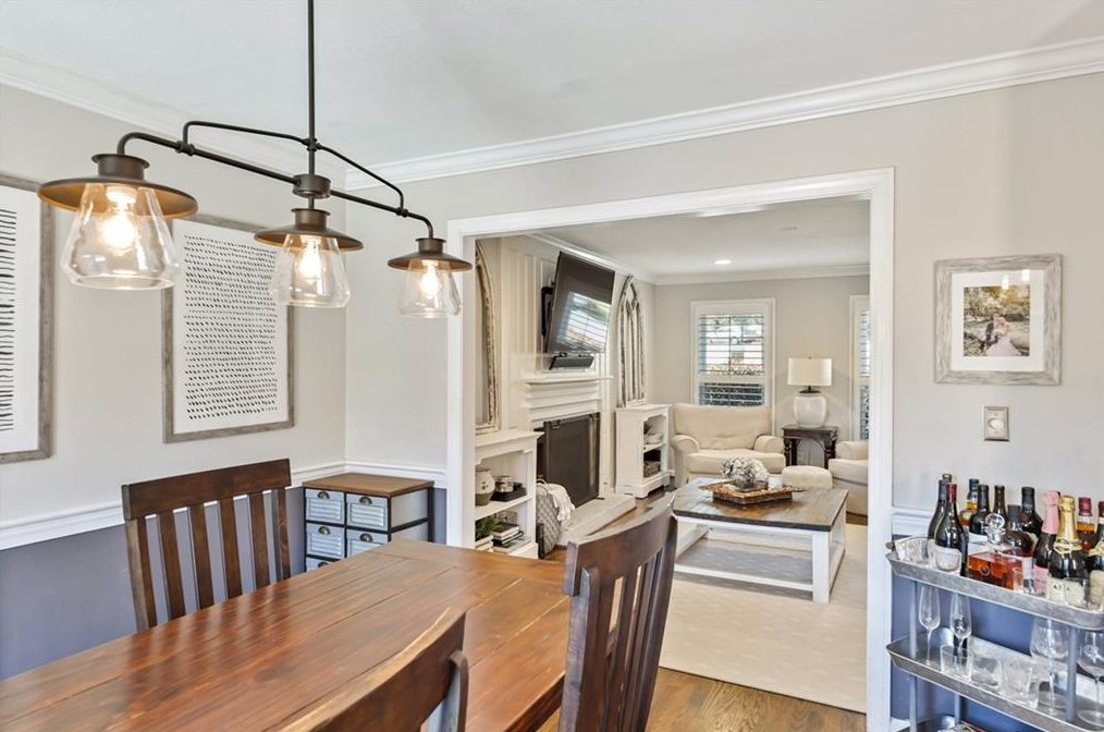 1 Queen Victoria Pl, Atlanta GA 30342-3751 exterior