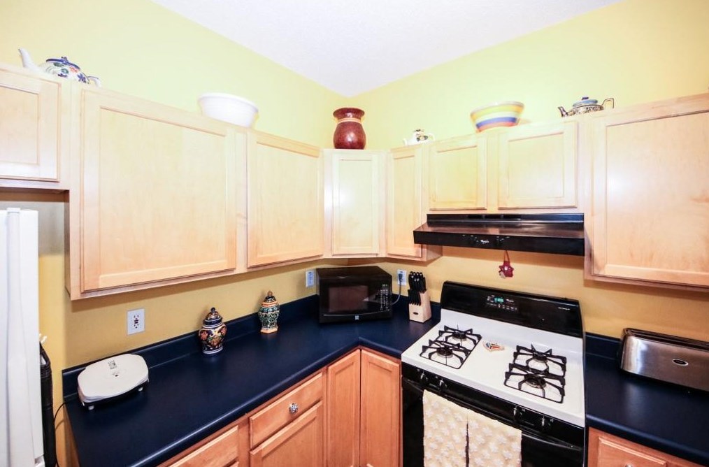 802 Dancing Fox Rd, Decatur GA  30032-7415 exterior